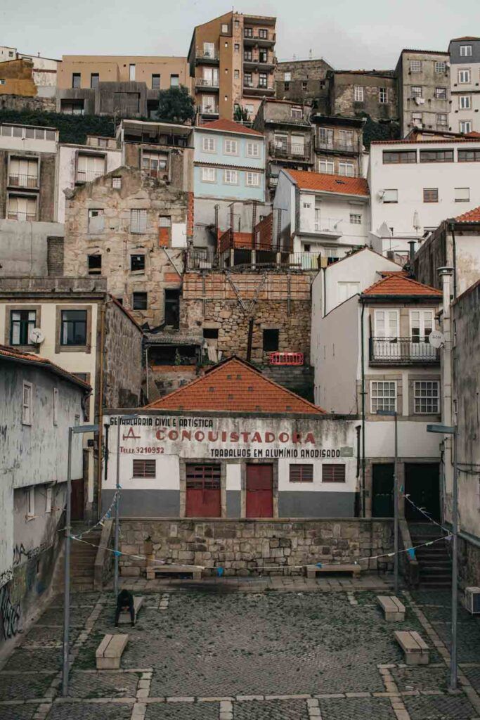 El barrio de Miragaia es uno de los lugares más auténticos de Oporto